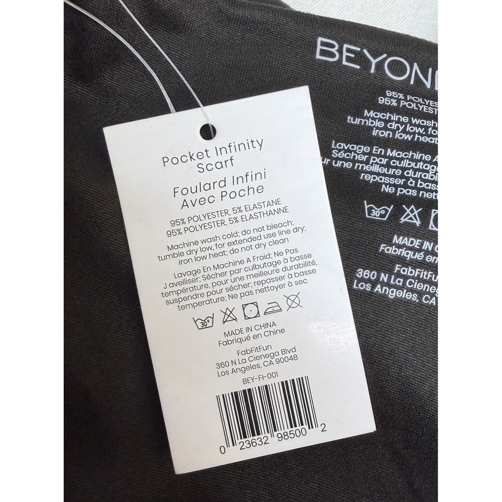 Beyond Yoga Women's Black Hidden Zipper Pocket Packable Infinity Scarf One Size - Picture 8 of 9